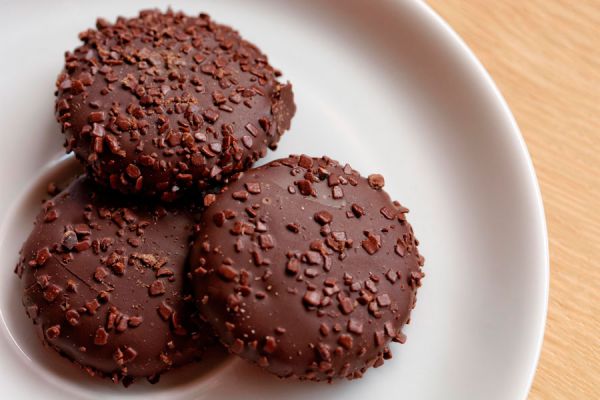 Todos los beneficios de comer chocolate. Beneficios del chocolate en la salud y belleza. Por qué es bueno comer chocolate?