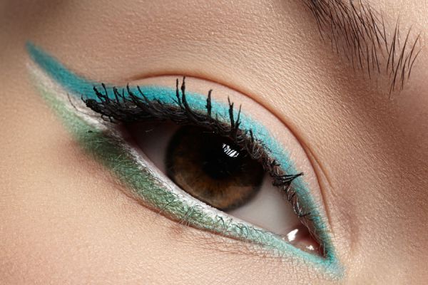 Guía para aplicar el delineador de ojos. Aprende a usar el delineador de ojos. Elige el mejor delineador para tus ojos