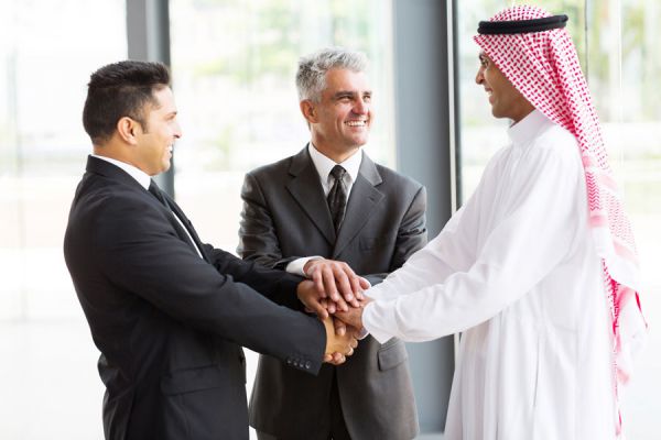 Reglas para hacer negocios con otras culturas. Consejos útiles para hacer negocios multiculturales. Cómo actuar la hacer negocios con otros países