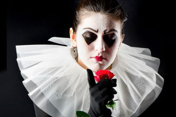 Las más alocadas supersticiones del teatro. Creencias y supersticiones sobre el teatro. Cómo evitar la mala suerte en las obras de teatro
