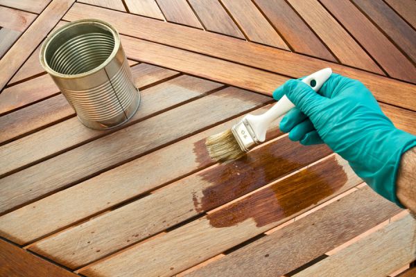 Cómo teñir maderas con infusiones. Cómo preparar tintes naturales para madera. Técnica para teñir muebles con té. Tintes para maderas con té