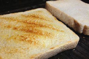 Cómo Tostar el Pan para que no se Quiebre al morderlo Cómo Tostar el Pan para que no se Quiebre al morderlo