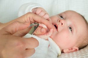 Ilustración de Cómo cortar las uñas de un Bebé