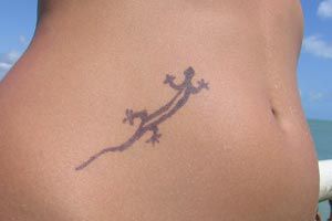 Ilustración de Cómo hacer un tatuaje de henna