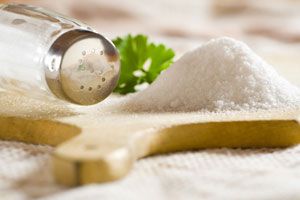 Ilustración de Cómo eliminar el Exceso de Sal en las Comidas