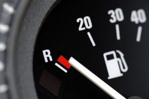Ilustración de Cómo Ahorrar Combustible en el Auto