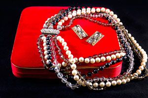Cómo Guardar los Collares Sin Enredarlos Cómo Guardar los Collares Sin Enredarlos
