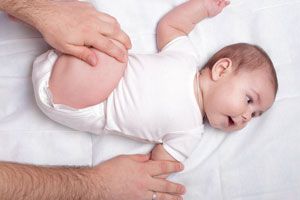 Ilustración de Cómo detectar problemas de Cadera en los Bebés