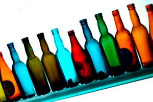 Formas de decorar las botellas. Cómo hacer botellas decorativas con distintas técnicas. Ideas para decorar las botellas Formas de decorar las botellas. Cómo hacer botellas decorativas con distintas técnicas. Ideas para decorar las botellas