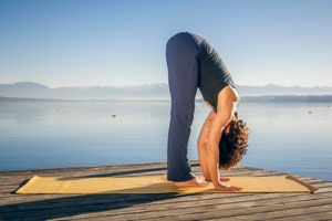 Ilustración de Posturas de Yoga para Sanar el Cuerpo y la Mente