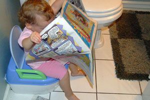 Ilustración de Cuando a los niños les cuesta ir al baño: cómo evitar y eliminar el estreñimiento