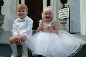 Ilustración de Juegos y entretenimientos para los niños invitados a un evento