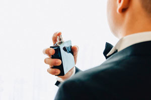 Ilustración de Mejores perfumes para hombre según ocasión y estilo